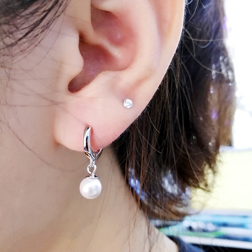 Khuyên tai bạc nữ 925 cá tính, khuyên tai bạc 925 gắn ngọc trai nhân tạo - Happy Girl
