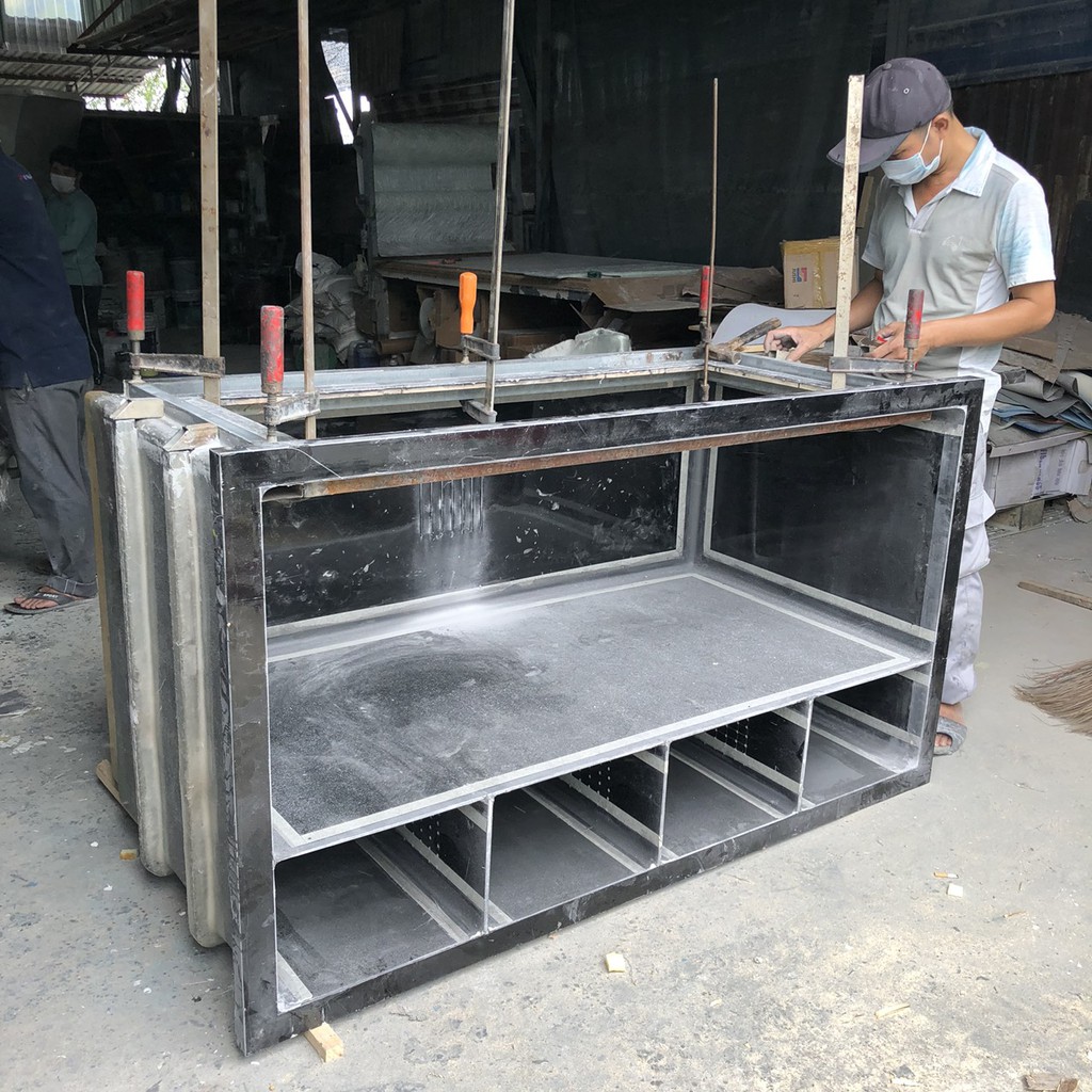Hồ nuôi cá, dưỡng cá nhựa compoiste FRP 1600x950x850 (DxRxC) - 1.3m3 1 mặt kính chia ngăn và đi sẵn hút đáy, xả đáy