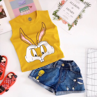 Shop chao sét be gai dang yeu tay kiểu cách đieu kèm jean mềm co giãn rất thích họp cho be đi học đi chơi khách nhe.