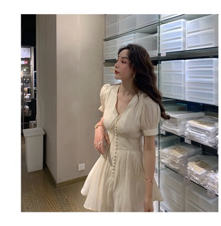 Đầm lụa cài nút