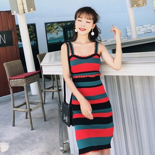 Đầm hai dây ôm body sọc ngang khối màu xẻ tà phong cách Hàn Quốc
