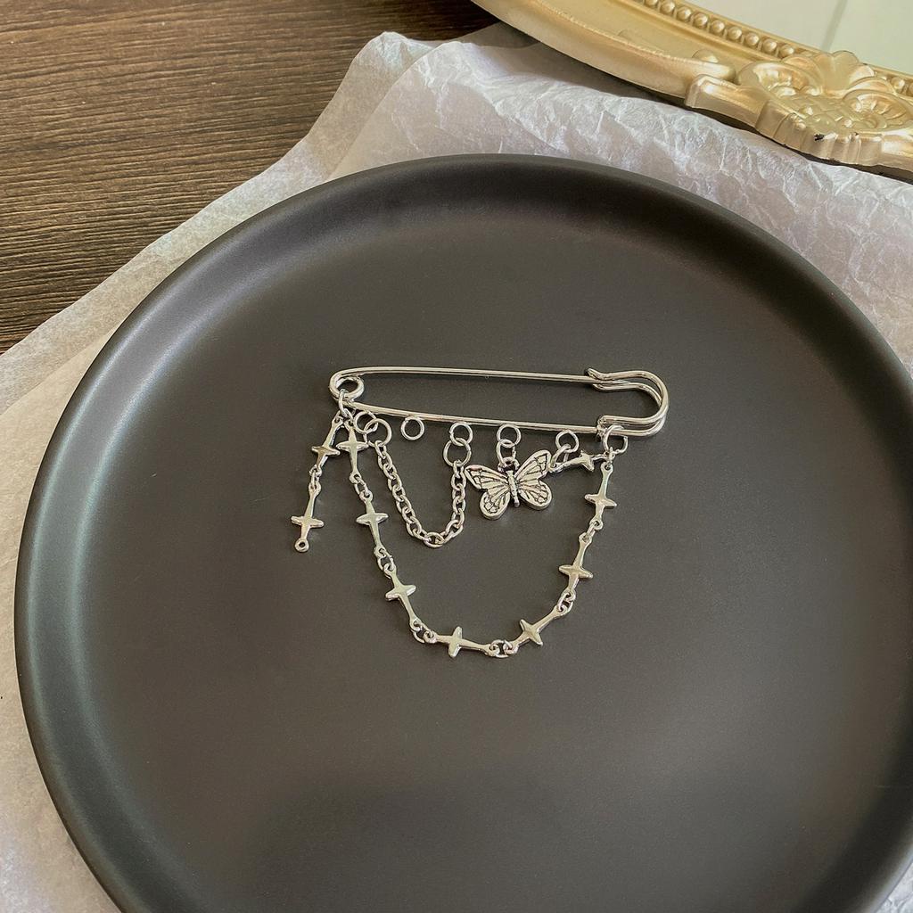 Ghim cài áo 22699 hình bướm phối dây xích thánh giá phong cách Hàn Quốc thời trang cho nam nữ