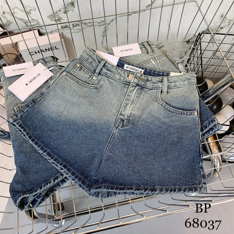 Quần short jean loang