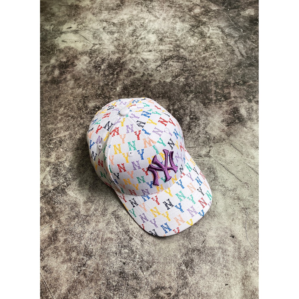 (HÀNG XUẤT XỊN) Mũ / Nón das nhiều logo màu N05 BASEBALL MONOGRAM CAP WHITE/MULTICO Made in Vietnam full tem tag