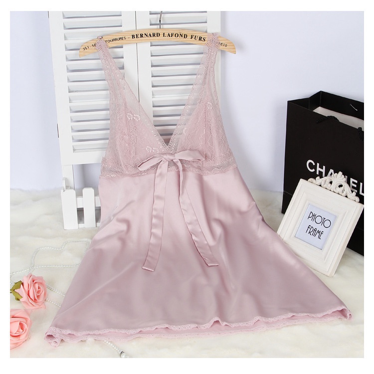 Đầm Ngủ Vải Lụa Lạnh Mềm Dáng Rộng Cổ Chữ V Khoét Sâu Phối Ren Đính Nơ Gợi Cảm