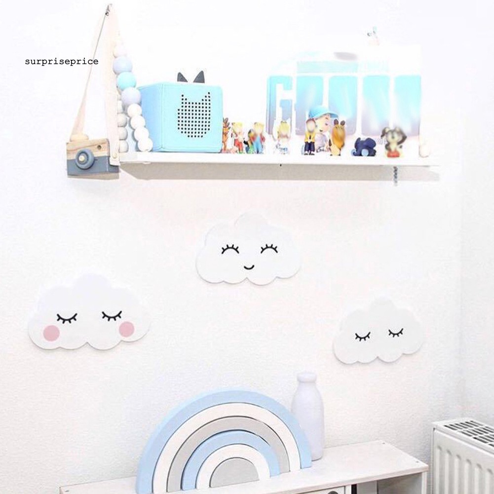 Miếng dán tường hình đám mây và mặt trăng bằng gỗ tiện dụng