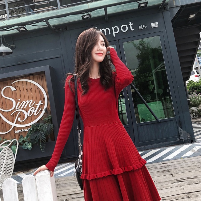 Váy len xòe phối bèo