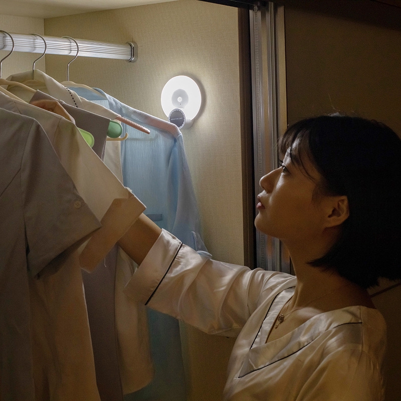 Đèn Ngủ Nam Châm Gắn Tủ Quần Áo