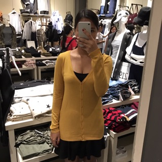 Thanh lý áo cardigan Stradivarius auth, newtag