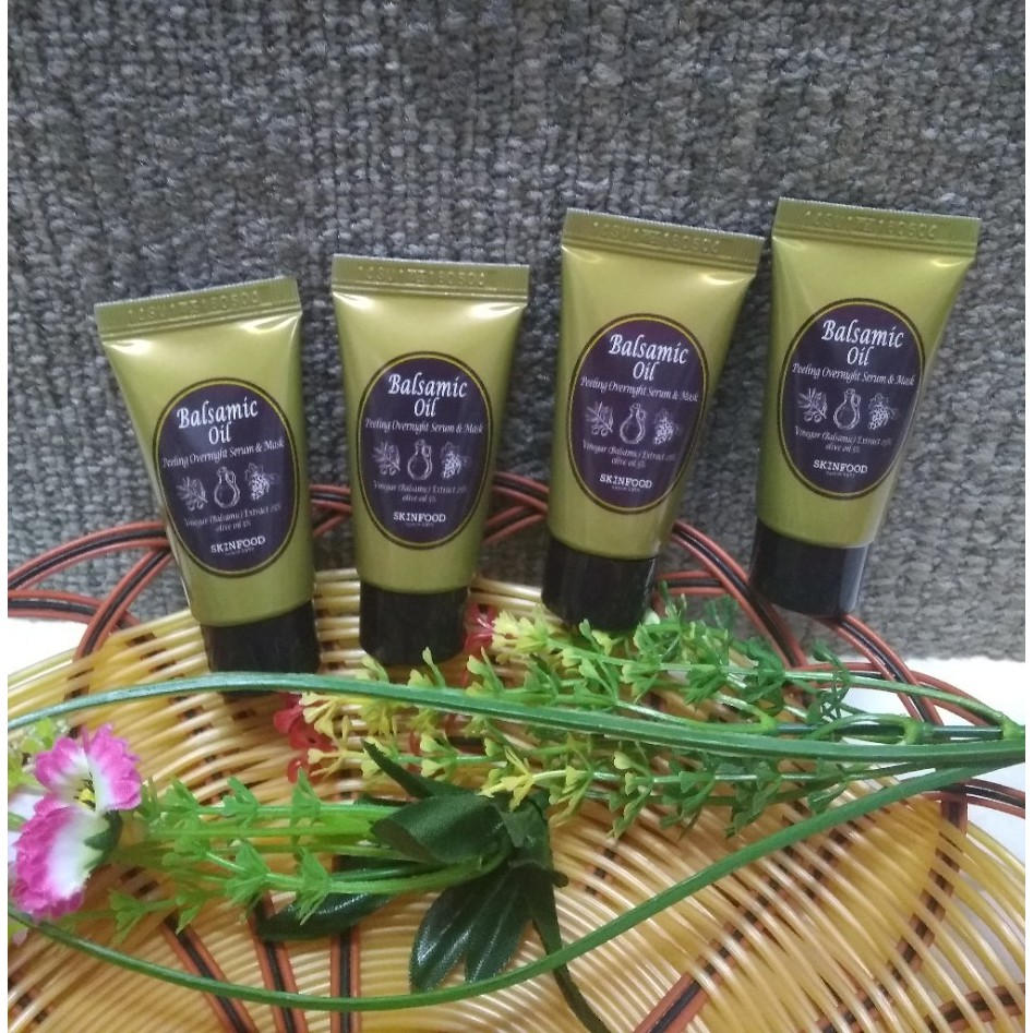 1 tuýp Mặt nạ ngủ và tẩy da chết Skinfood tuýp 10ml