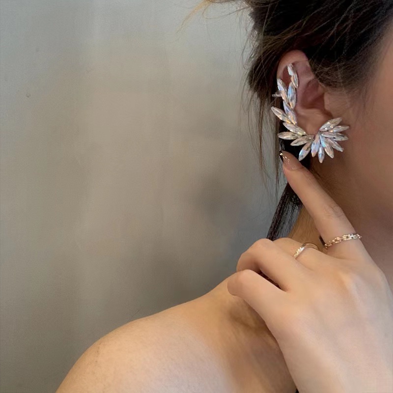 Khuyên Tai Cánh Thiên Thần Đính Đá Pha Lê Đơn Giản Độc Đáo