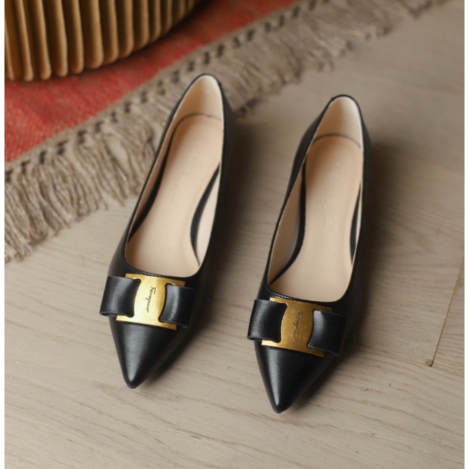 Giày bệt nữ mũi nhọn gót 3p, charm thương hiệu thời trang cao cấp -tiemgiaydazzling DA759