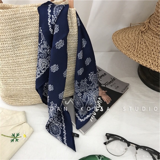 Khăn bandana lụa mini choàng cổ size 53x53cm in hoa văn hạt điều - Khăn turban