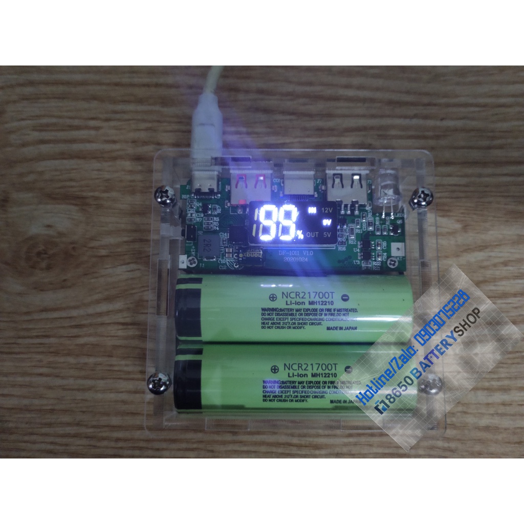 [SDP3] Box sạc dự phòng bằng mica sử dụng 2 pin 21700 10.000mah mạch sạc nhanh QC 4.0 5v 9v 12v báo pin bằng đồng hồ led