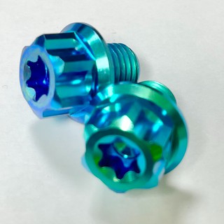 Ốc chân kính kiếng gr5 salaya