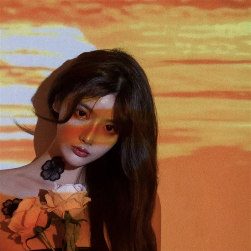 Đèn Chiếu Tạo Không Khí Lãng Mạn Trang Trí Nhà Cửa