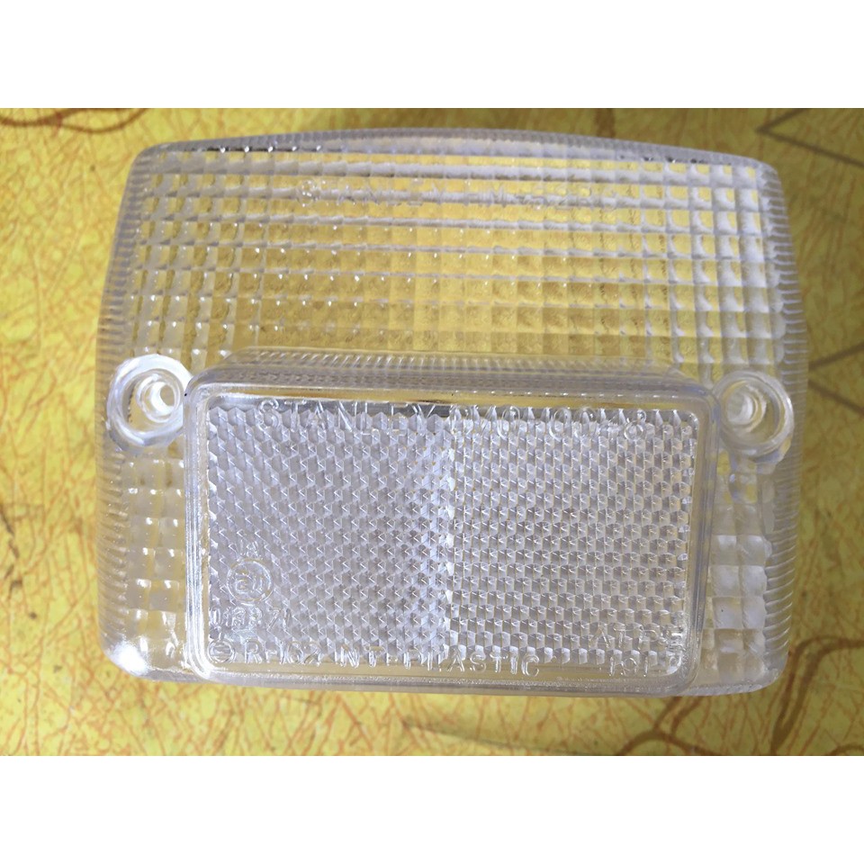 Chụp láy nhựa trắng cho cub đèn vuông