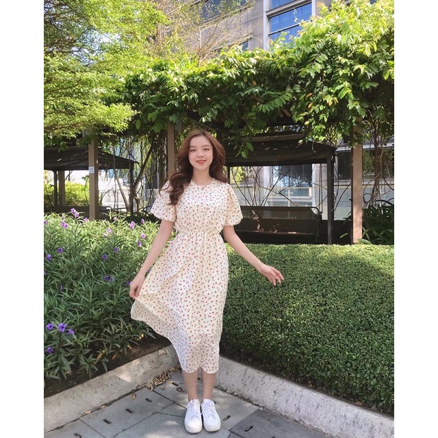 Đầm tay bồng hoa nhí xinh