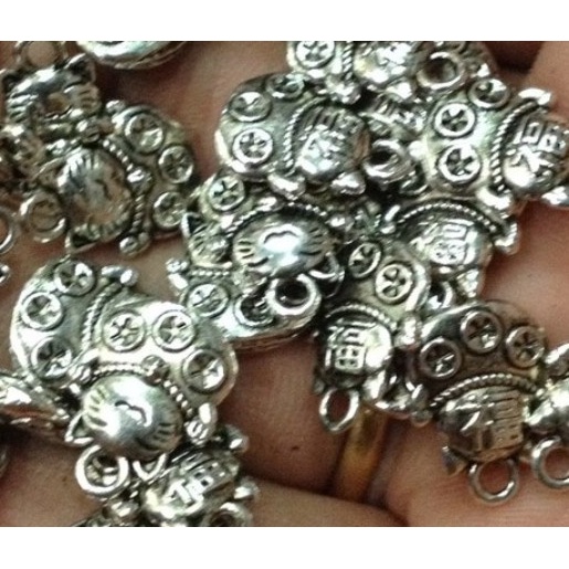 10 Charm Mèo thần tài