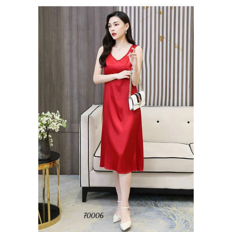 Đầm ngủ Lụa Satin 2 dây dáng dài siêu sexy gợi cảm | BigBuy360 - bigbuy360.vn