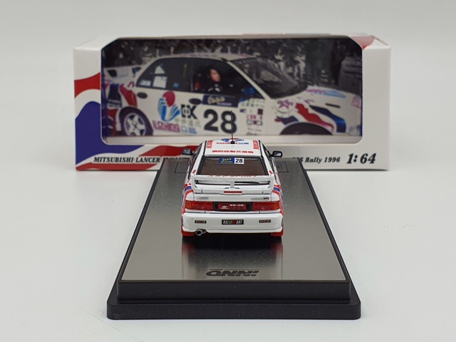 Xe Mô Hình Mitsubishi Lancer Evolution III #28 Hong Kong - Beijing 555 Rally 1996 1:64 Inno Model ( Trắng )