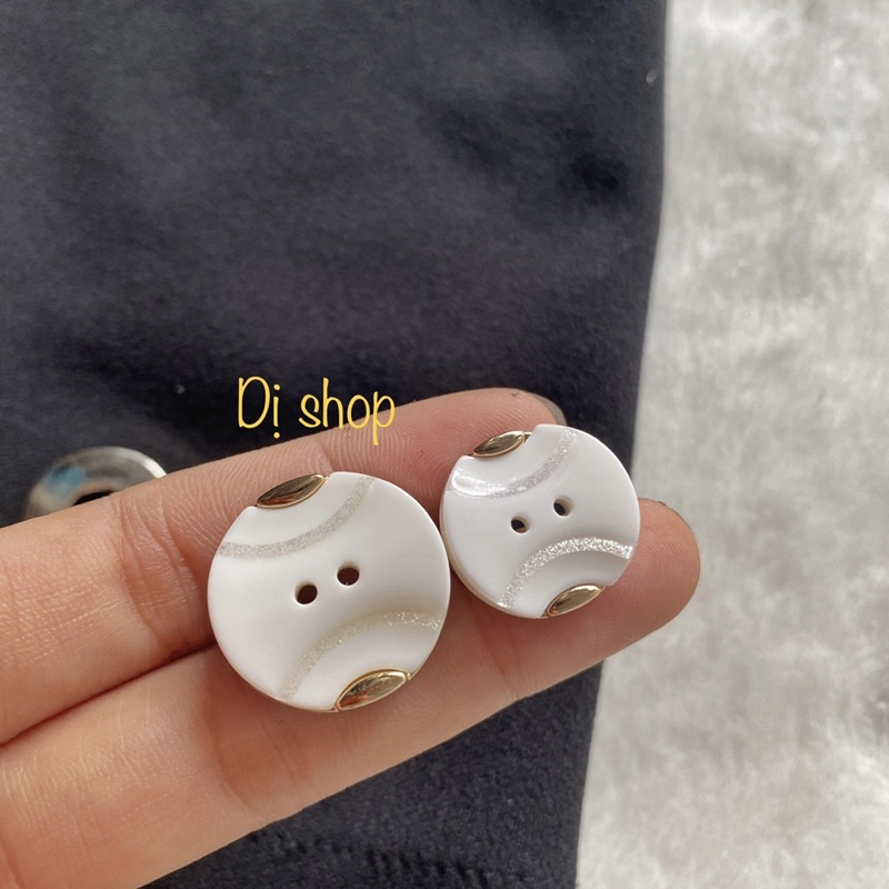 set 5 nút VEST 2 LỖ 2 size hàng nhựa xịn dày