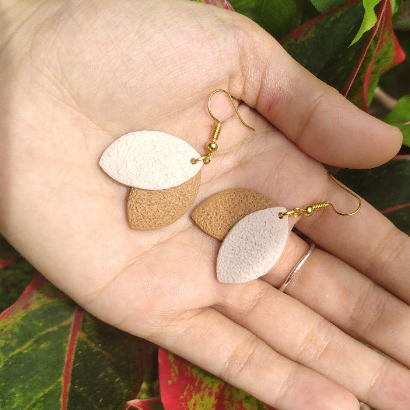 Khuyên tai đất sét Polymer handmade lá nhỏ
