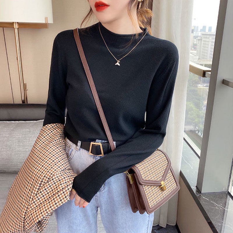 Áo sweater dệt kim cổ cao in màu đơn giản