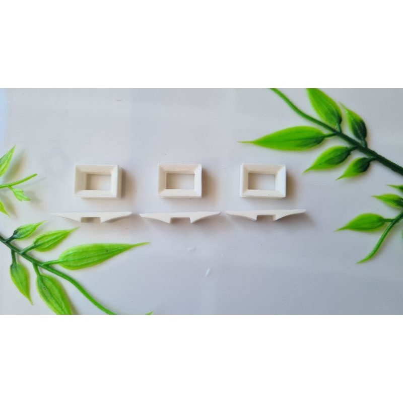 Cửa sổ vuông trơn bằng xương cho lồng khuyên, chòe đất