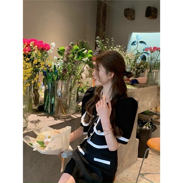 SET ÁO ĐEN VIỀN TRẮNG TAY VOAN + CHÂN VÁY