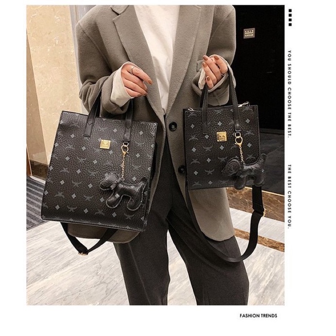 Túi tote phong cách xMCMx Klassik Tote In Visetos Cognac