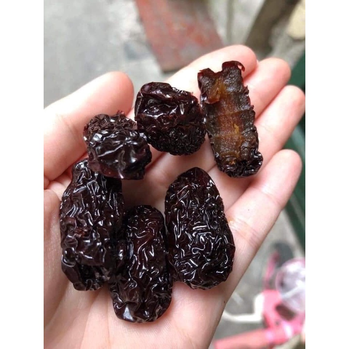 Táo đen sấy khô hộp 500g.