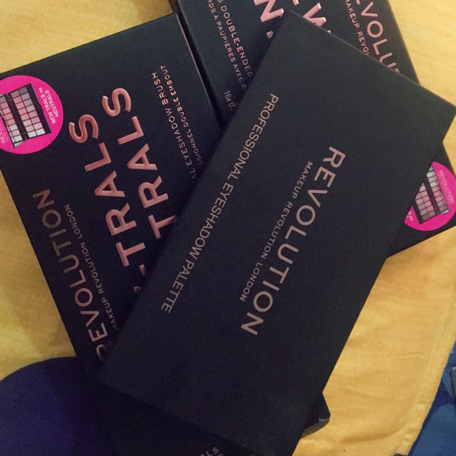 Bảng mắt Revolution