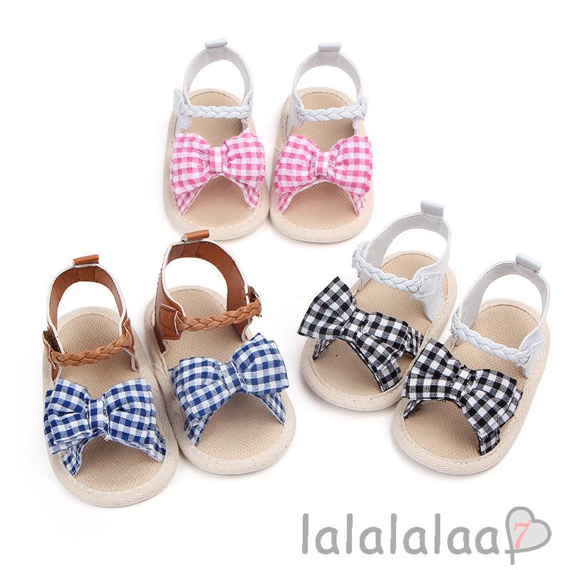 Giày công chúa thắt nơ xinh xắn cho bé