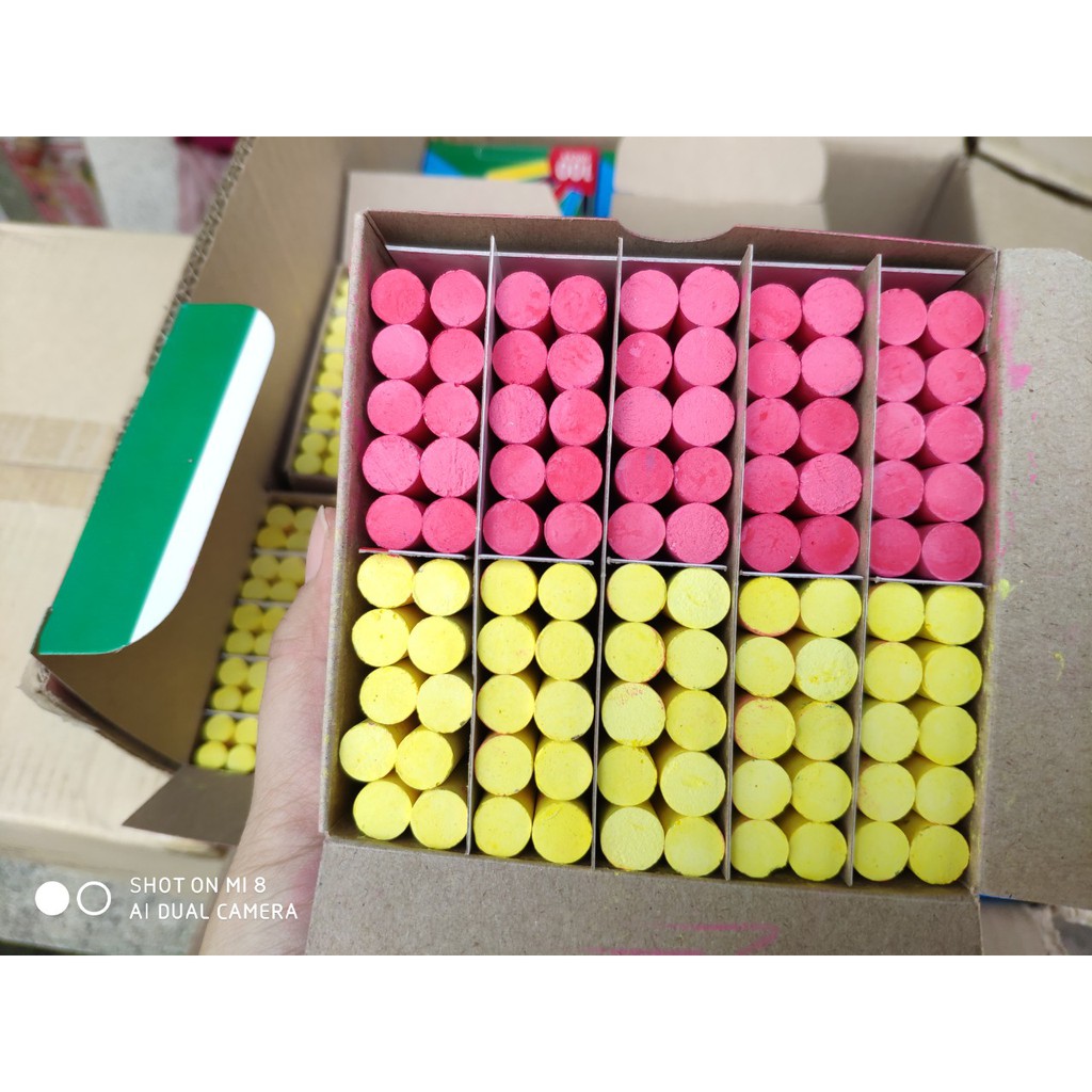 Phấn viết bảng 2 màu đỏ vàng .hộp 100 viên