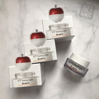 Kem dưỡng dr jart v7 toning light 15ml