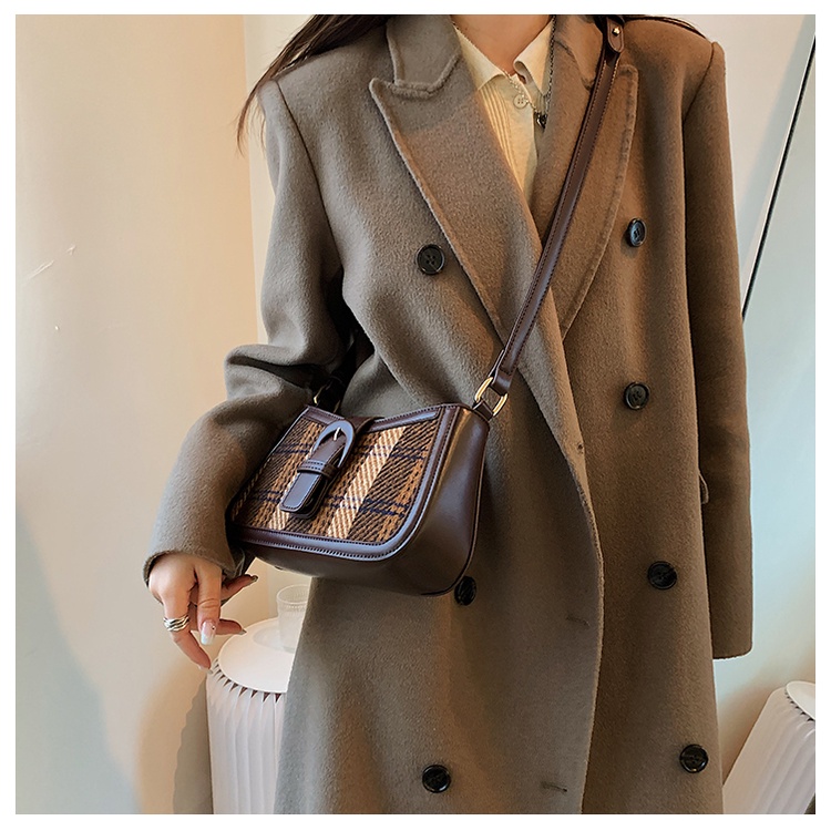 Túi xách nữ túi đeo vai họa tiết thổ cẩm khóa nam châm 1999store_official