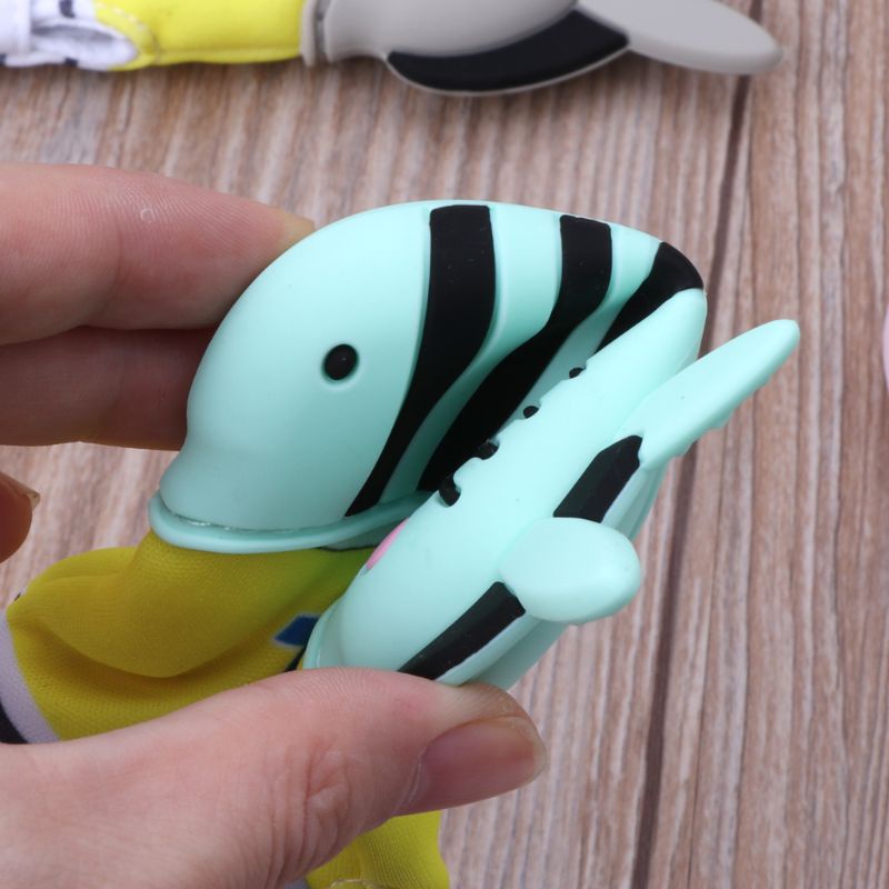 Găng Tay Họa Tiết Ngựa Vằn Xinh Xắn Dành Cho Bé Mọc Răng