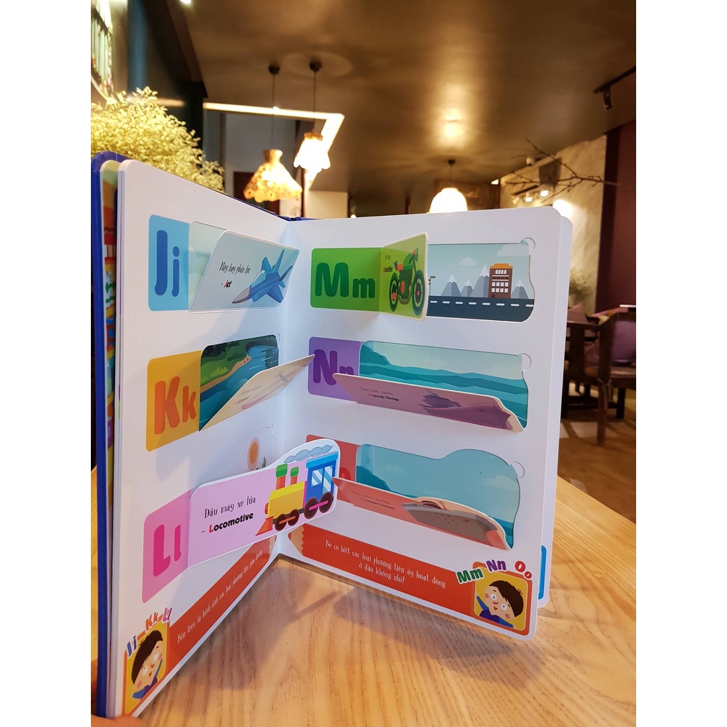 Sách Lift the flap Lật mở khám phá 100 words 100 từ đầu tiên
