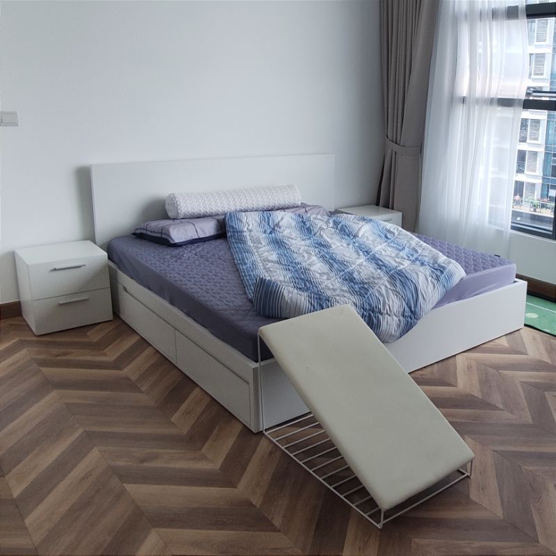 Giường ngủ có ngăn kéo, sản xuất từ Minis