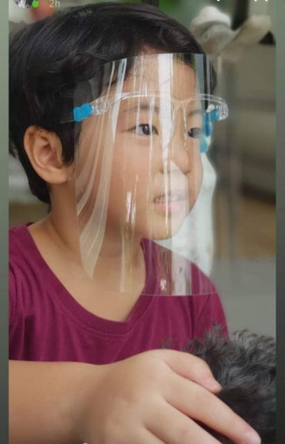 Kính bảo hộ phòng chống dịch. Chống giọt bắn. Chống bụi chống nắng đều ok hết. Thời trang tiện lợi .