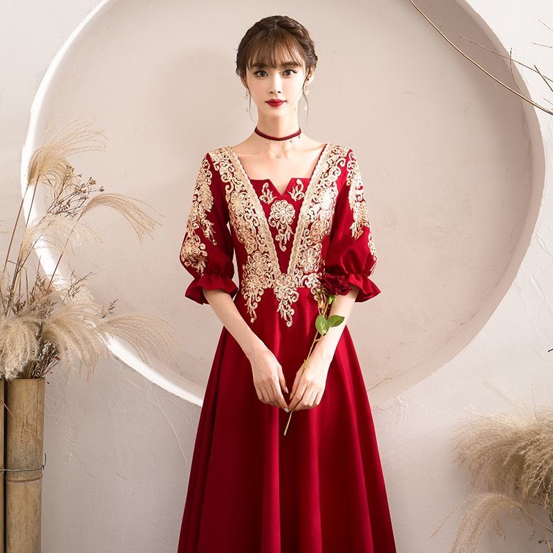 Đầm dài mỏng cổ điển thanh lịch màu đỏ cho nữ đi tiệc cưới thời trang mùa xuân 2022