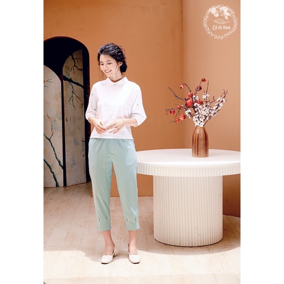 Áo trắng thêu tay linen phối ren cổ sơmi LÁ IN HOA