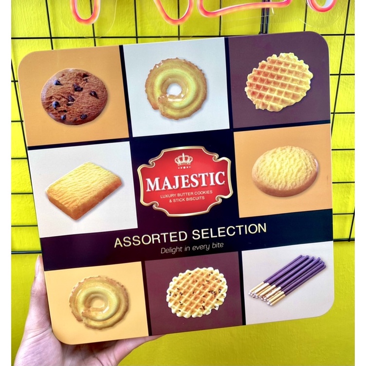 Bánh thập cẩm Majestic hộp thiếc 398g