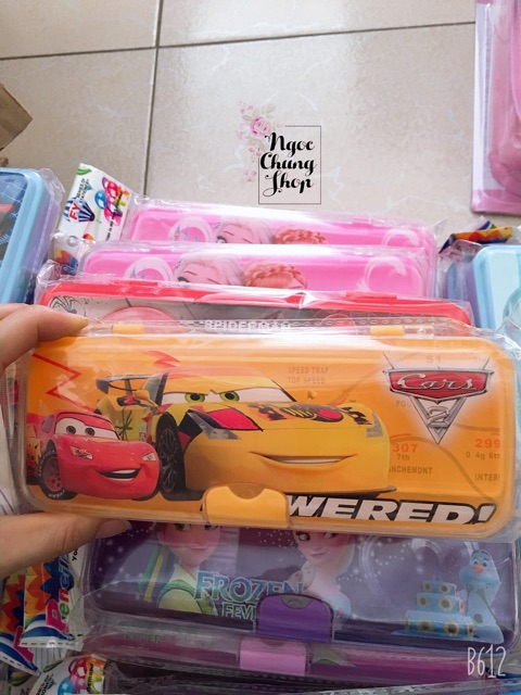 Hộp bút dụng cụ học tập siêu nhân