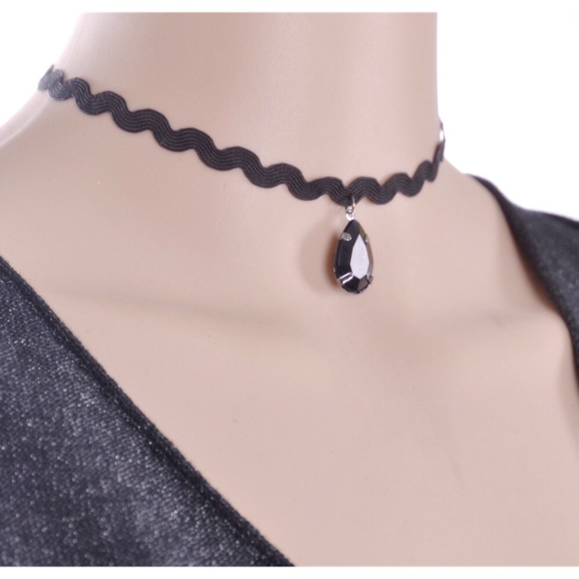 Vòng cổ choker quyến rũ