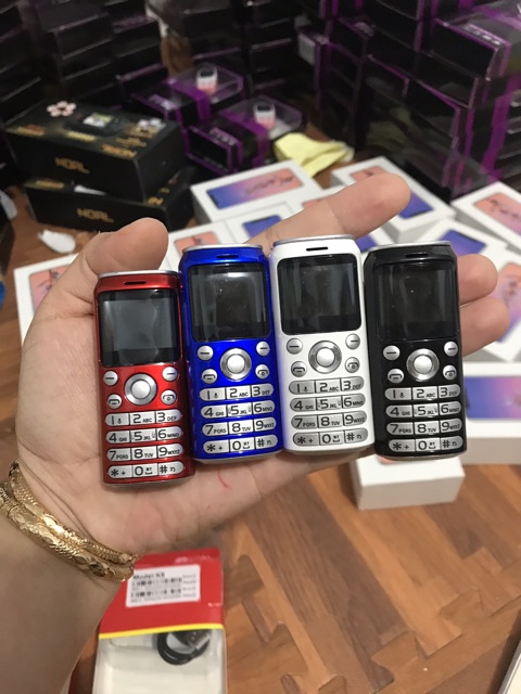 Điện thoại thông minh 2 sim độc lạ 4 màu : [Xanh, Đen, Đỏ, Trắng] | BigBuy360 - bigbuy360.vn