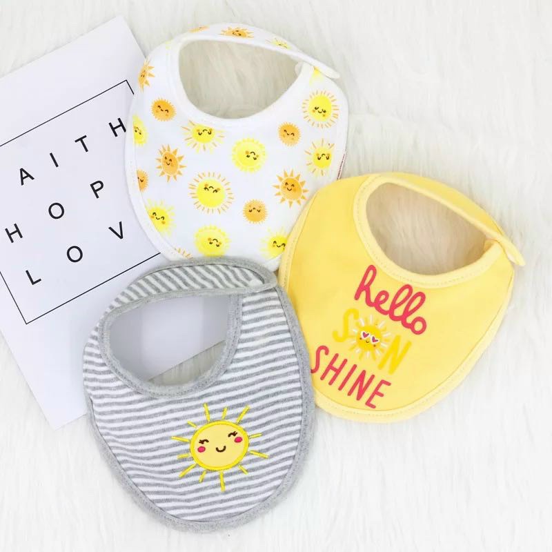 SET 3c Yếm tròn cúc bấm Momcare - Nhiều mẫu cho bé Trai, Bé Gái