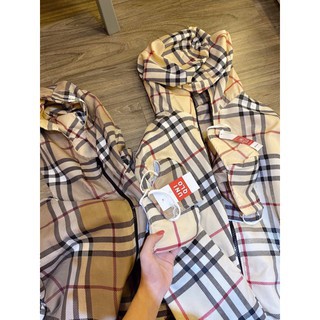 Choàng nắng kẻ dáng dài mặc được cả hai mặt, kèm 2 khẩu trang.. | BigBuy360 - bigbuy360.vn