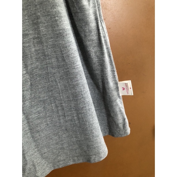 Áo thun sát nách form dài màu xám